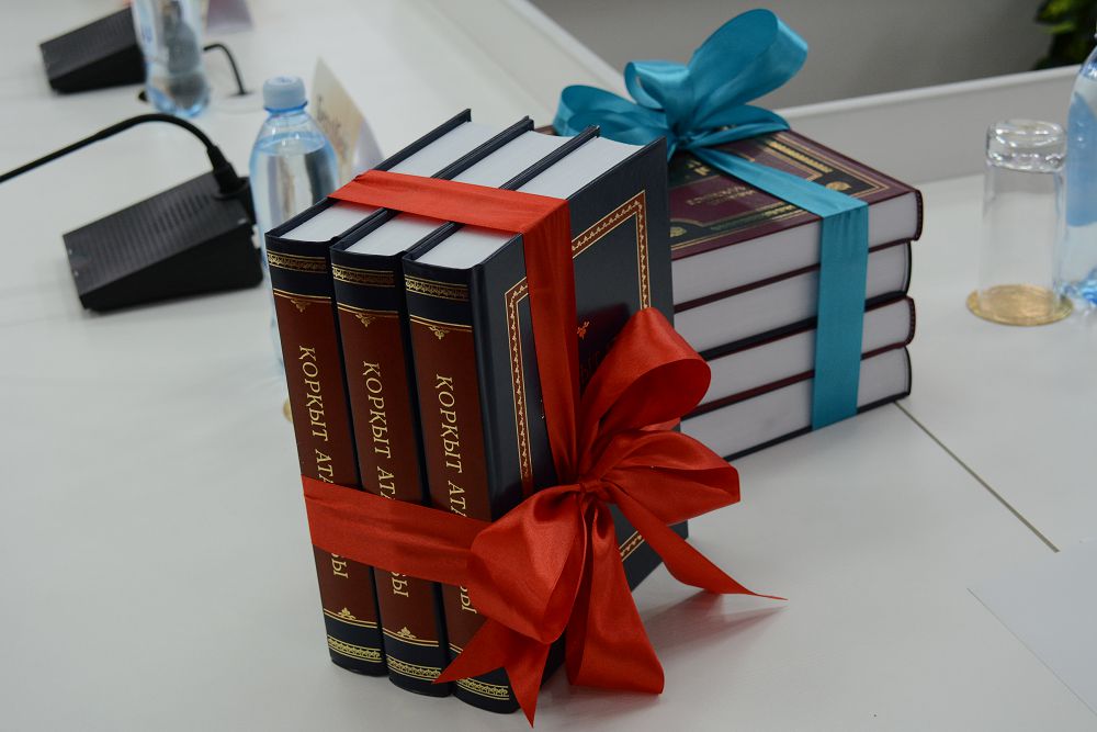 тұсаукесер