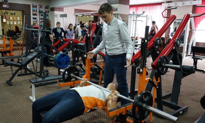 Семейде оқушылар спортзалға тегін барады