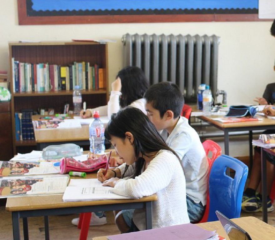 Ағылшын тіліне арналған  бөлме ашқан ақсақал