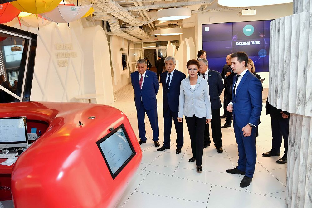 Дариға Назарбаева жаңа технологиялар орталығында болды
