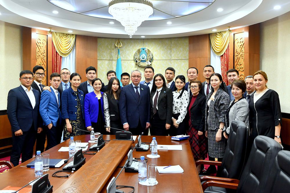 Б. Бекназаров: Ел игілігі үшін еңбек етіңіздер