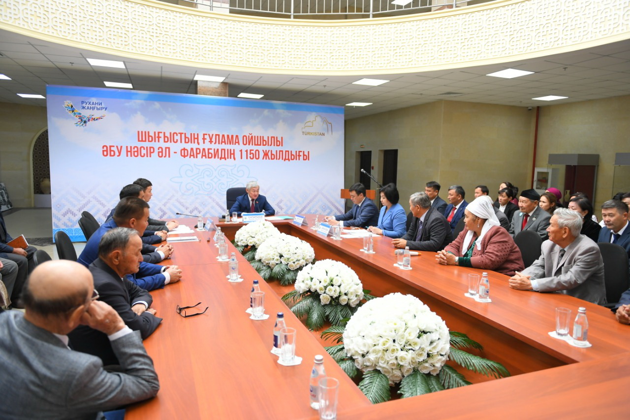 Әлеуметтік мәселелерге назар аударылды