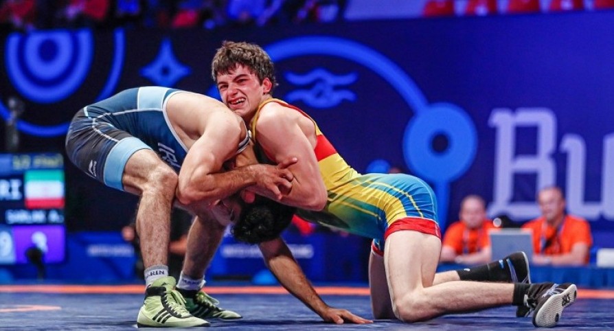 Күрес: Адлан Асқаров күміс медальді иеленді