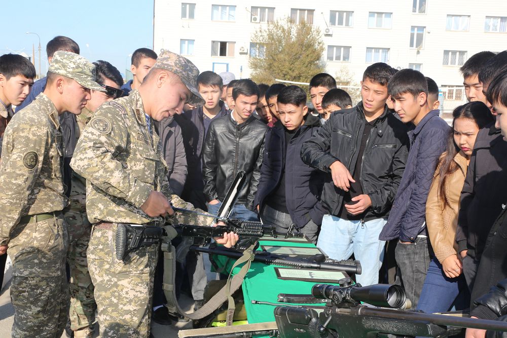 Оқушылар үшін әскери бөлімде «Ашық есік» күні өтті