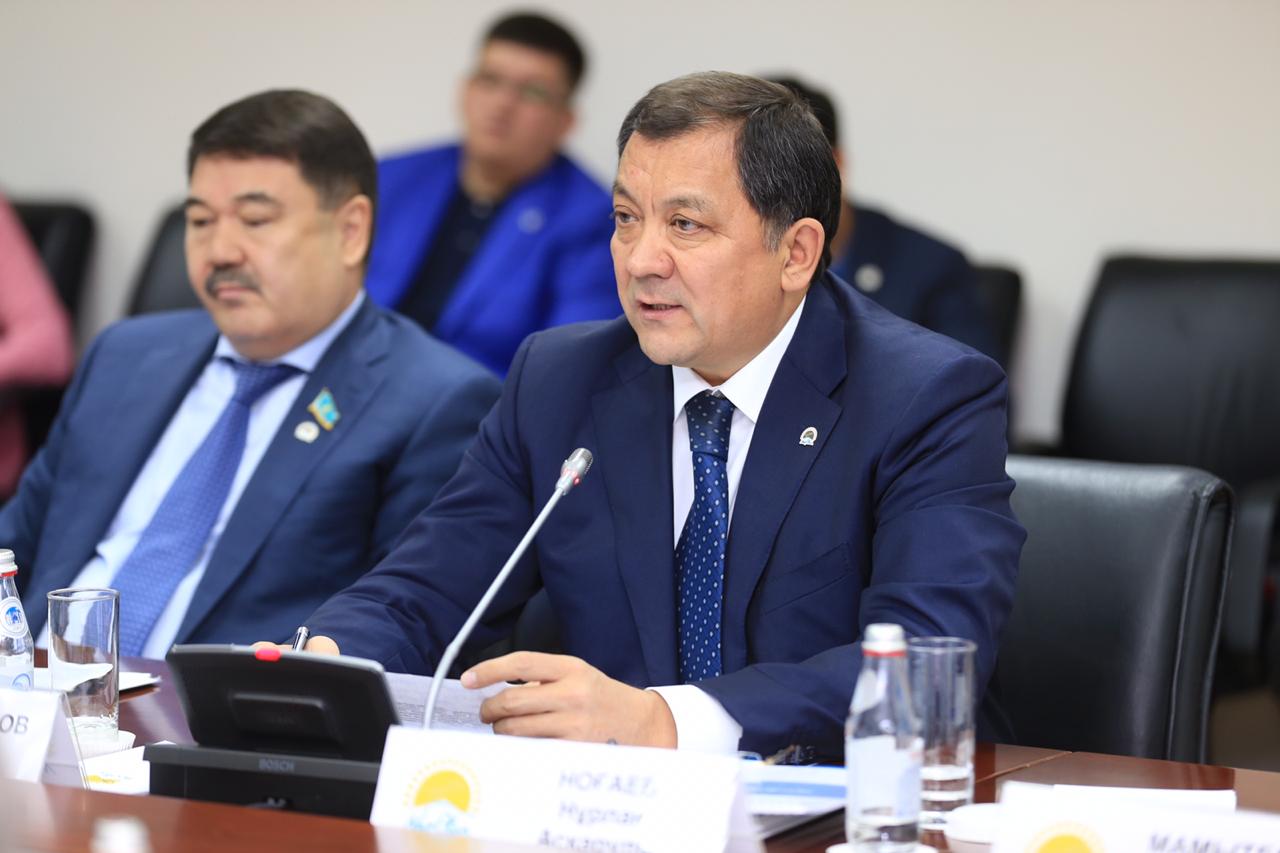 Нұрлан Ноғаев: Мемлекеттік қызметкерлердің ашықтығы сыбайлас жемқорлықты болдырмауы тиіс