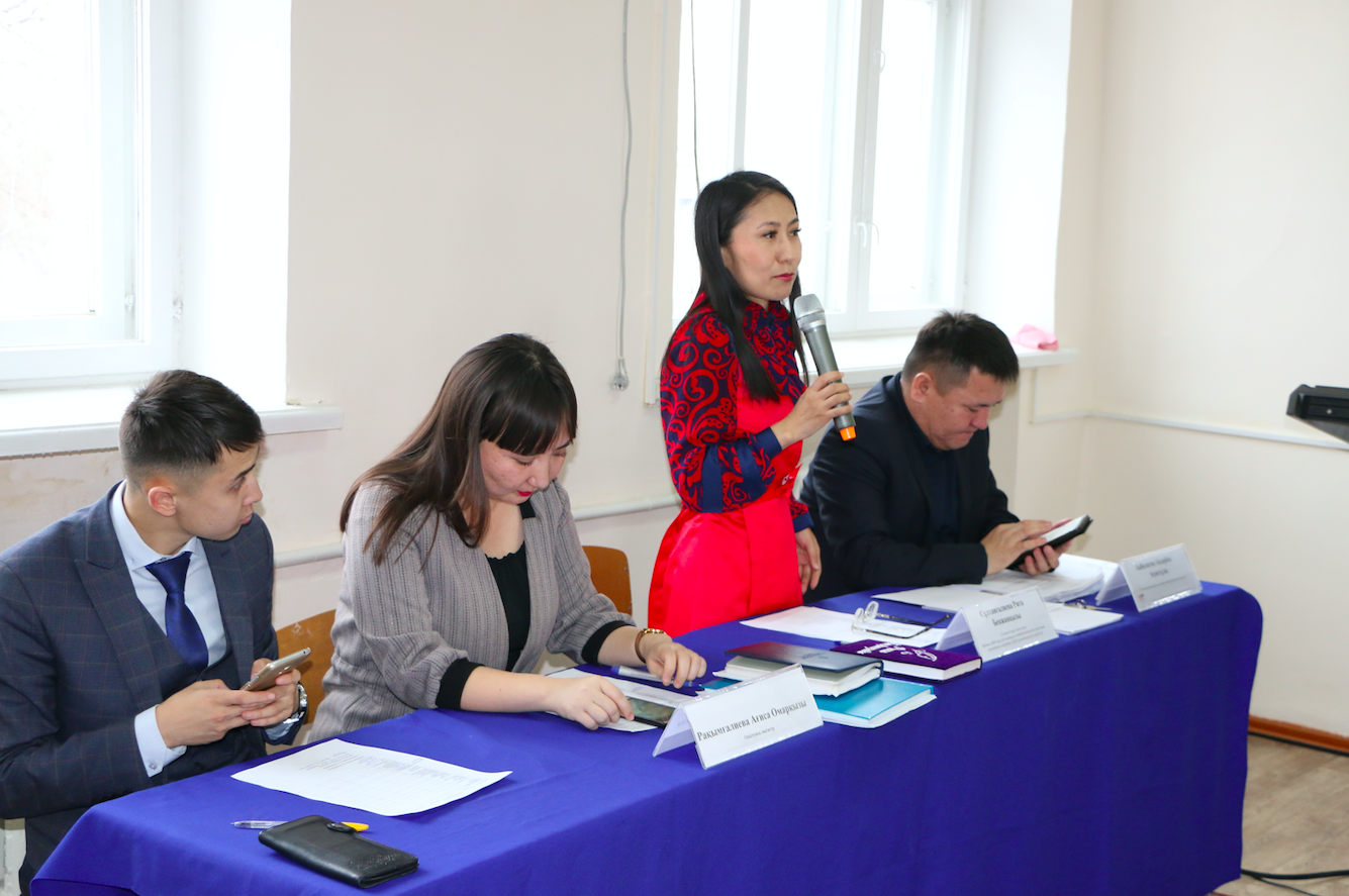 Оралдық студенттер Әбіштің әдеби әлемін ұғудан жарысты