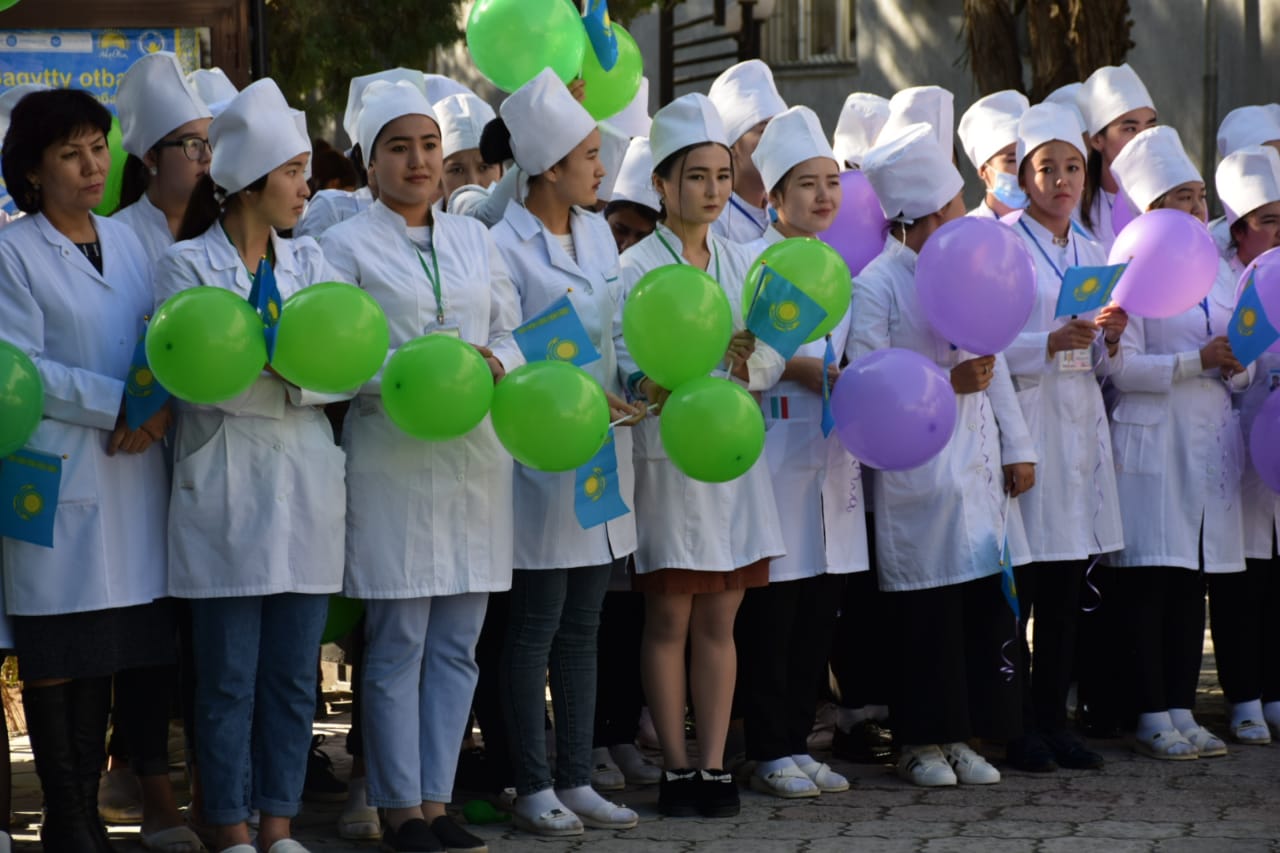 Түркістан: Көпбалалы отбасыдан шыққан студенттерге атаулы шәкіртақы тағайындалды