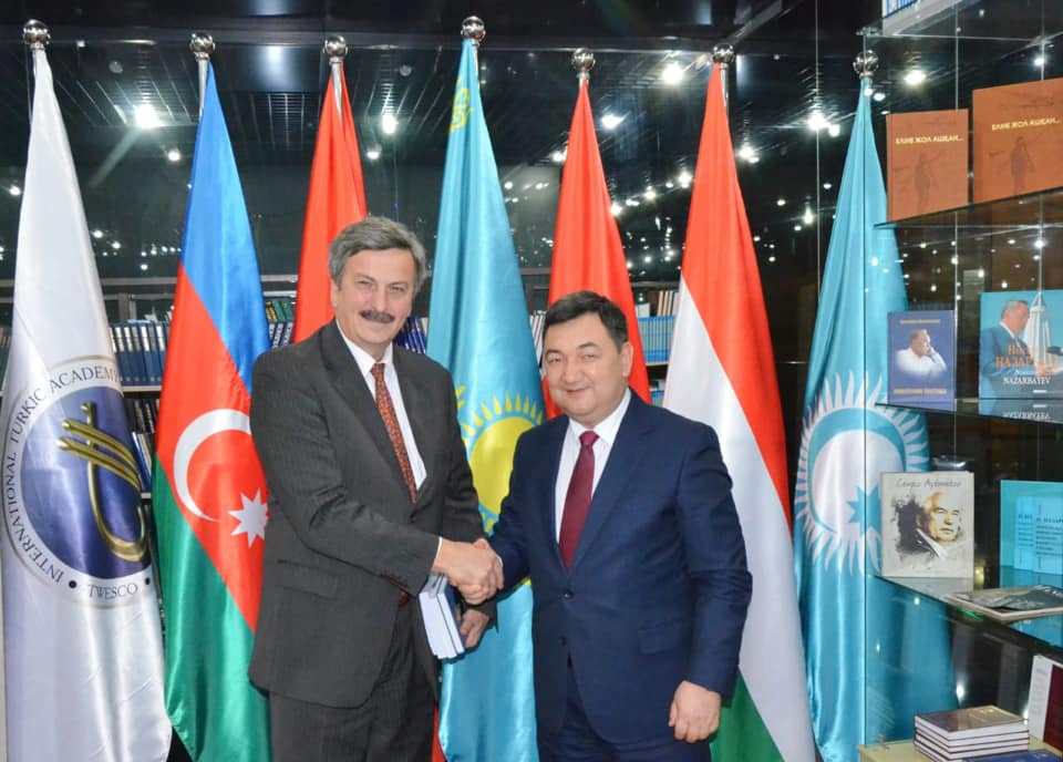 Халықаралық Түркі академиясына Антал Хейзер келді