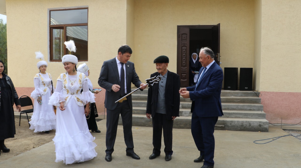 Жерлестері ғалымға  жаңа баспана тарту етті