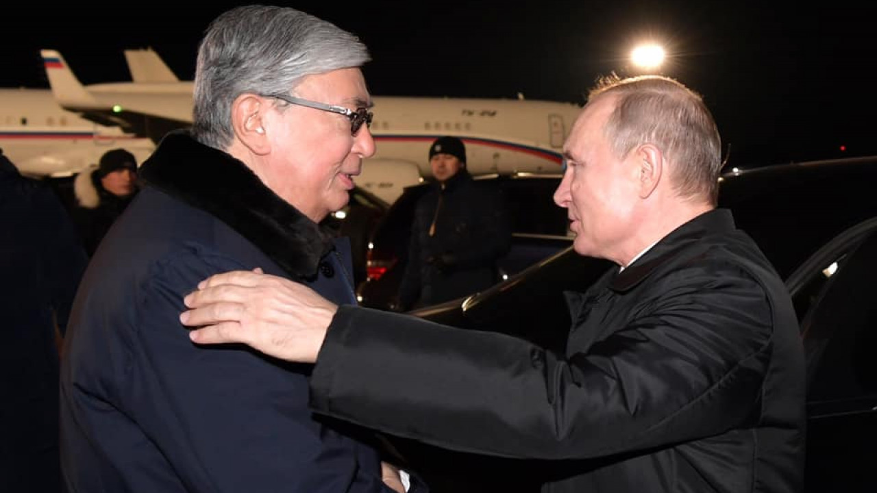 Қазақстан мен Ресей басшылары бір-біріне естелік ретінде сыйлық жасады