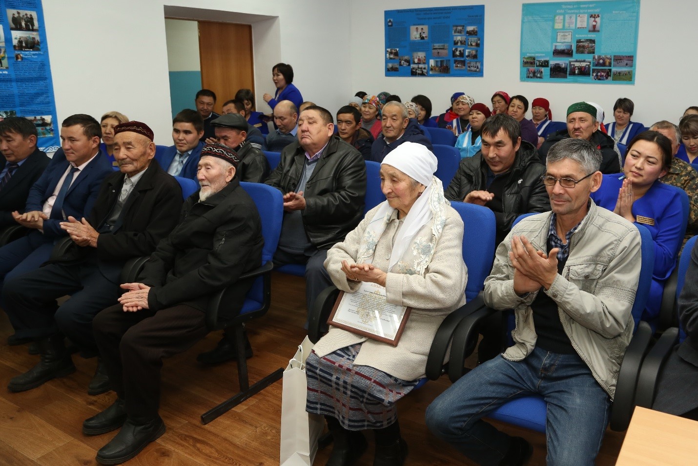 Баспасөз - халық қолдағанда батым