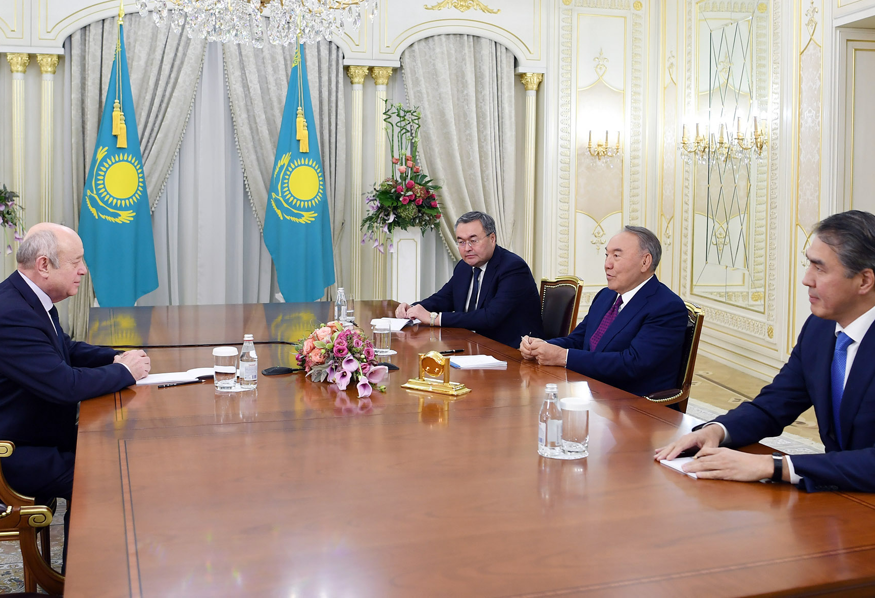 Елбасы Ресей стратегиялық зерттеулер институтының директоры Михаил Фрадковпен кездесті