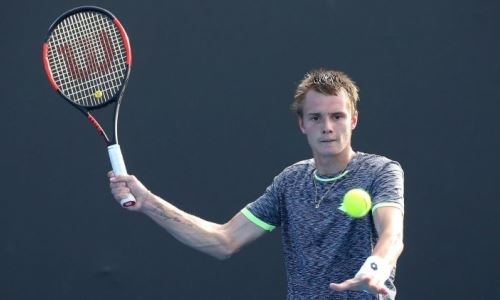 Бублик төмендеп, Рыбакина жоғарылады