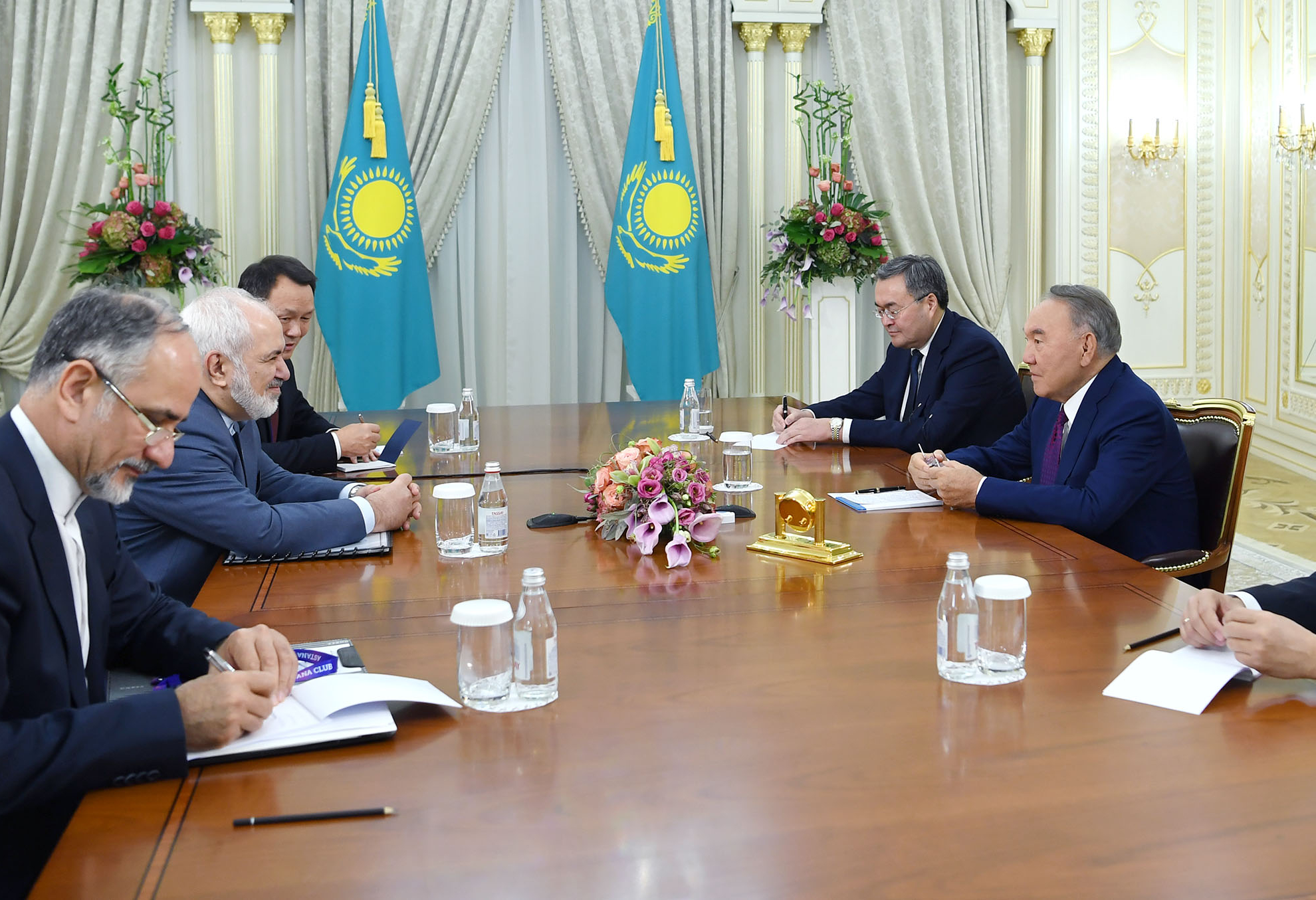 Нұрсұлтан Назарбаев Иранның Сыртқы істер министрі Мохаммад Джавад Зарифпен кездесті