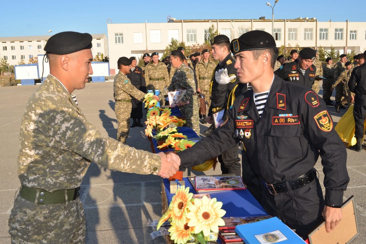 Еліміздің батыс өңірінен сарбаздар туған жерлеріне оралуда