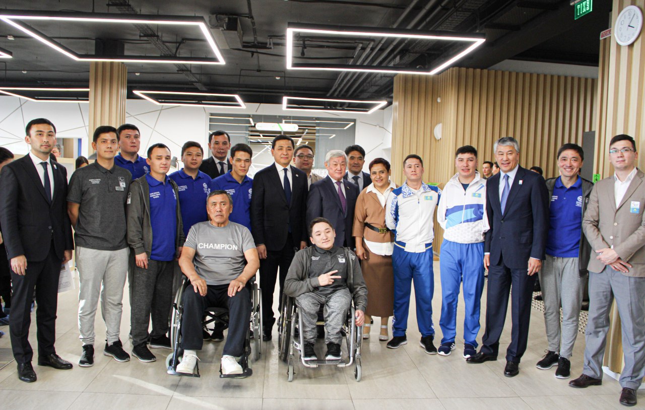 Бердібек Сапарбаев Паралимпиада жаттығу орталығының жұмысымен танысты
