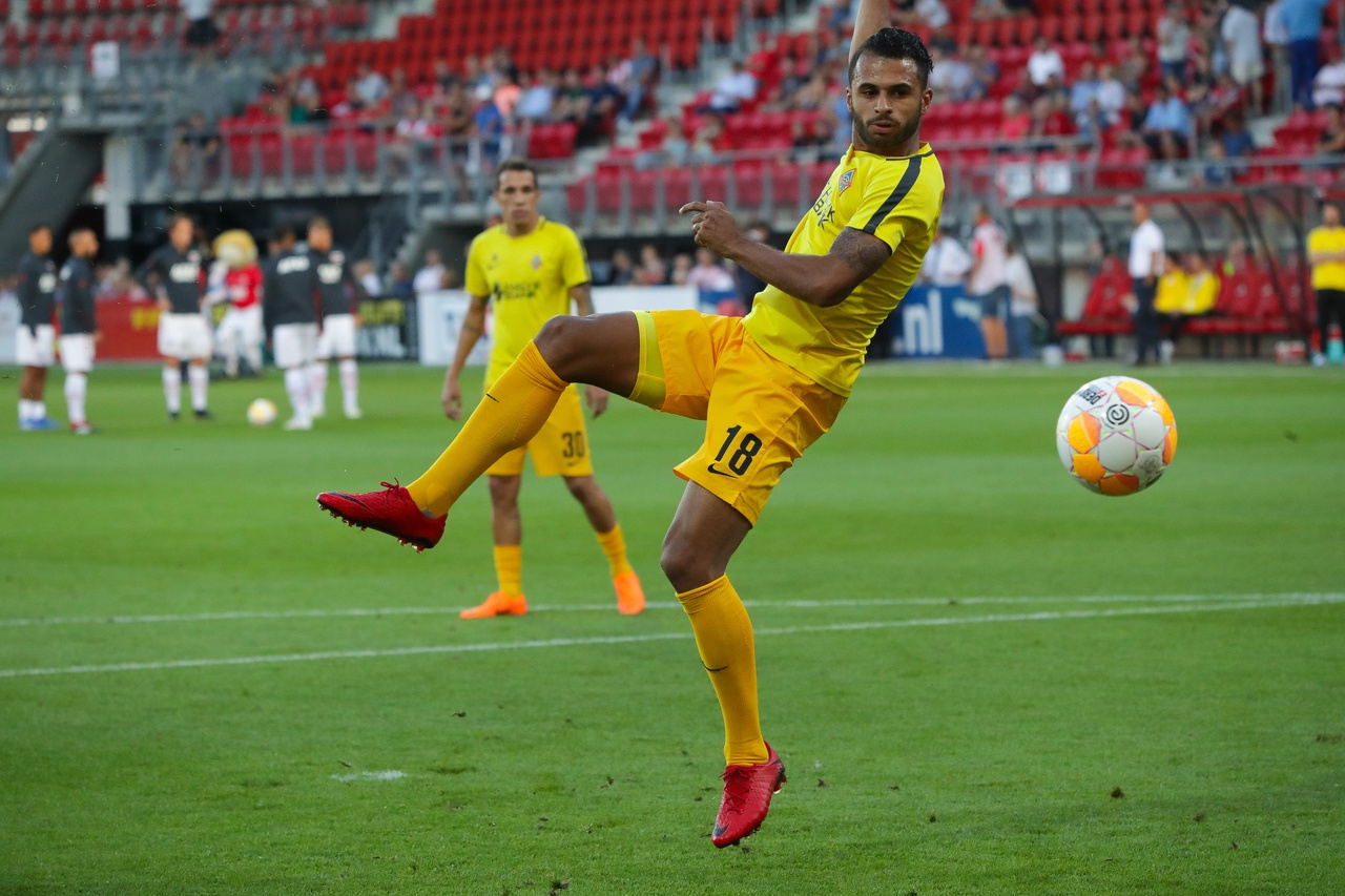 Футбол: Адеринсола Эсеола «Қайратта» қалды