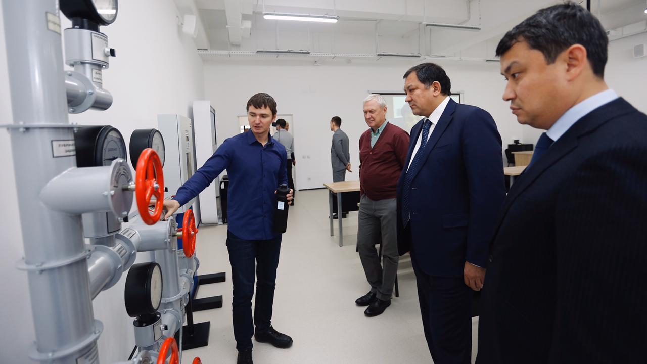 Атырауда  мұнай саласы мамандарын даярлау орталығына Нұрлан Балғымбаевтың есімі берілді