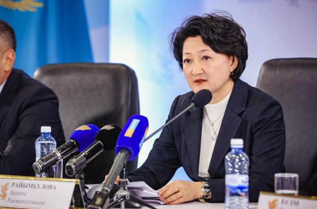 Ақтоты Райымқұлова Ержан Максимді құттықтады