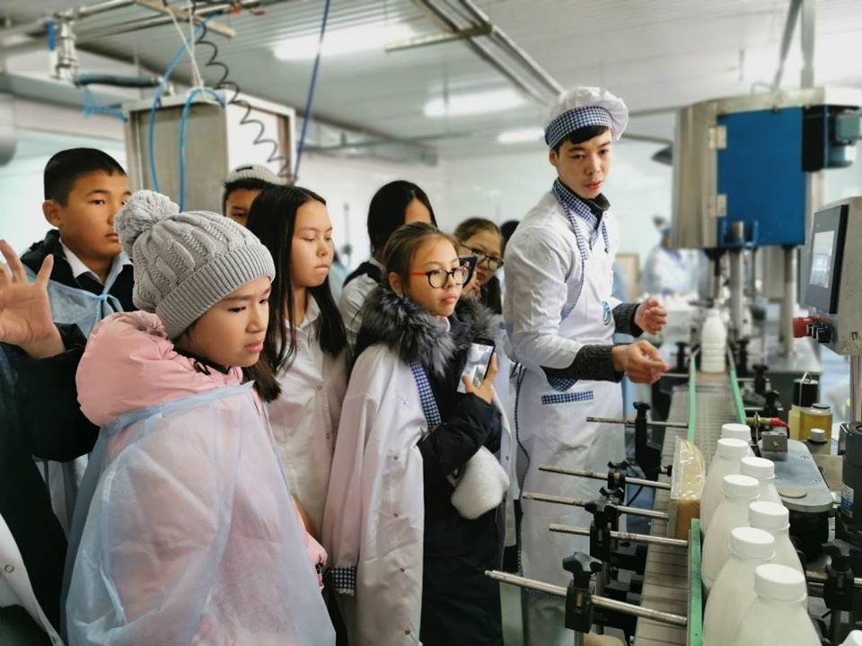 Ақтауда оқушылар сүт зауытына саяхаттады