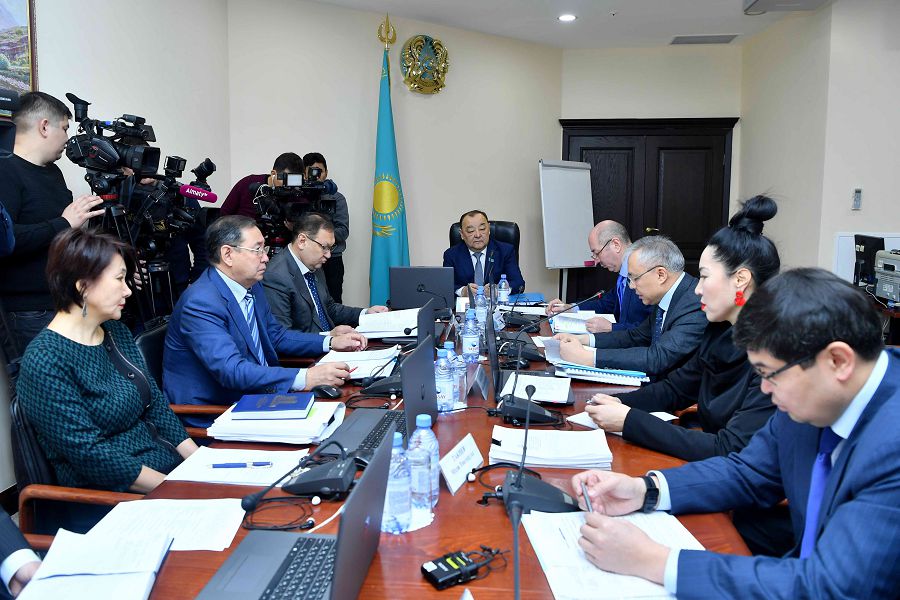 Сенаторлар оңалту және банкроттық рәсімдерін жетілдіру мәселелері туралы заң жобасын қарады