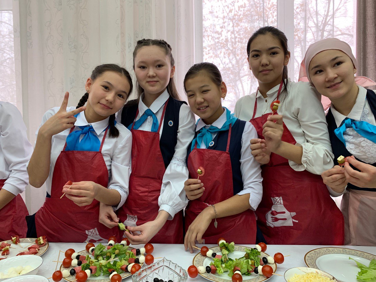 Балалар үйінің тәрбиеленушілері аспаздықты меңгерді