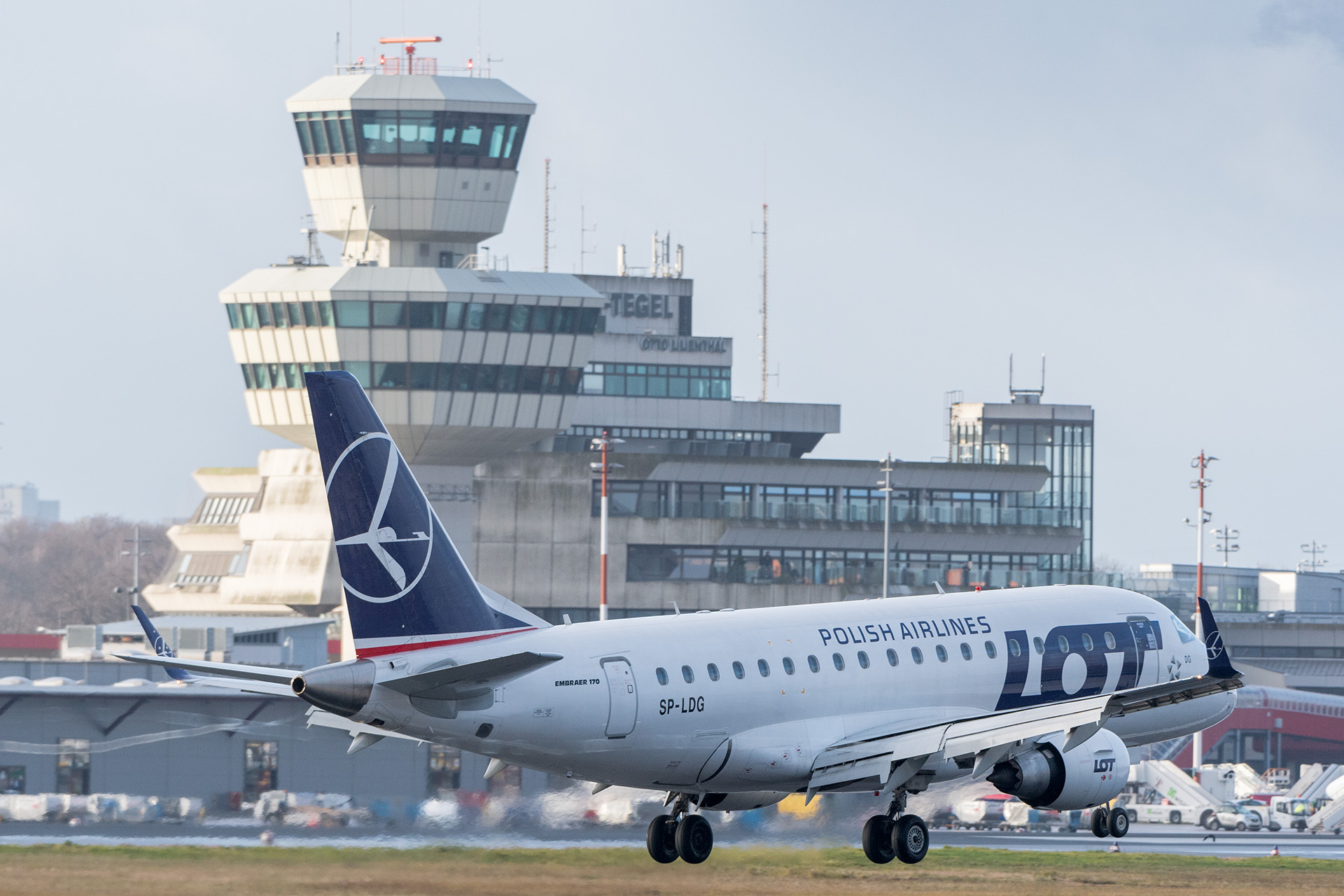 Қазақстан мен Польша арасында жаңа әуе рейстері ашылады