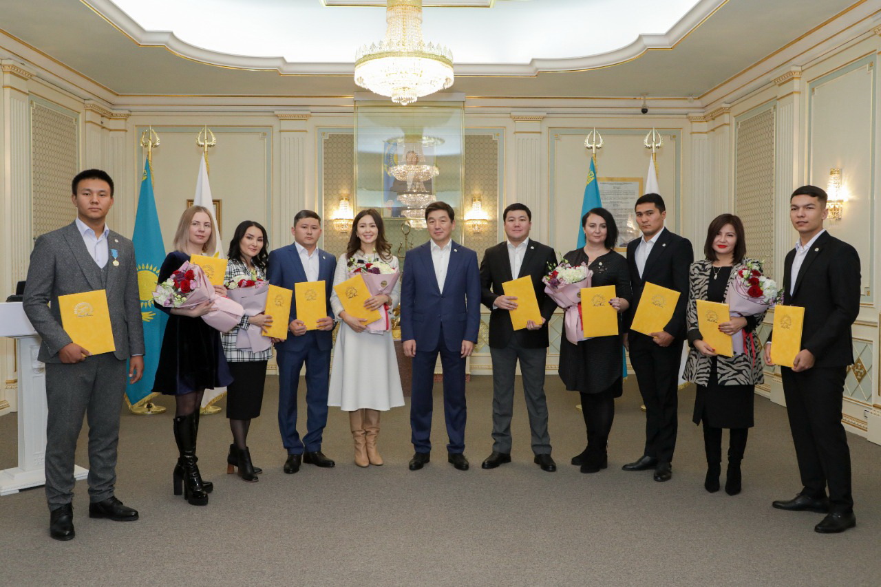 Партия қатары 2 мың адамға көбейді