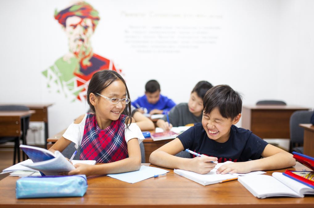 Жекеменшік мектептер – Олардың көбеюі бәсекелестікті арттыра ма?