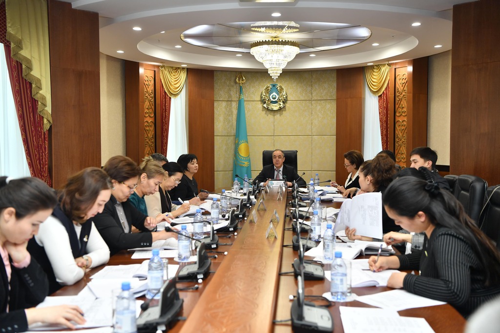 Сенатта мүгедектігі бар азаматтардың құқықтарын қамтамасыз ету мәселесі талқыланды