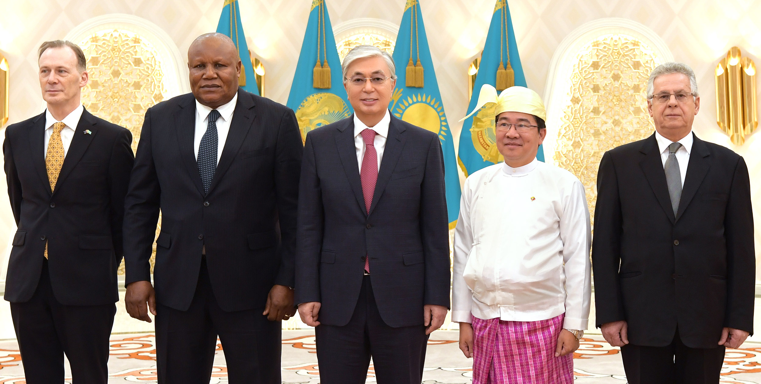 Президент Қасым-Жомарт Тоқаев бірқатар мемлекеттің елшілерінен сенім грамоталарын қабылдады