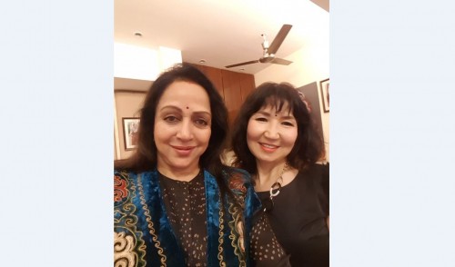 Зита-Гита Алматыға келеді