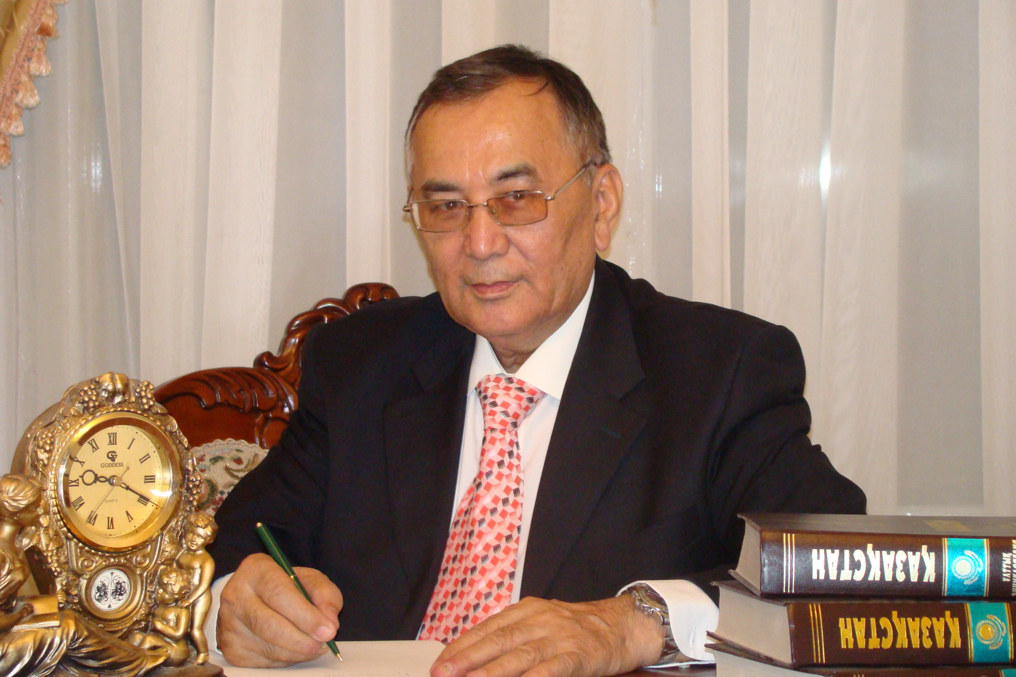 Түбір астындағы теңдеудің шешімі