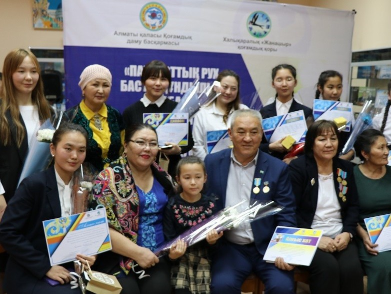 Алматыда желтоқсаншы қыздардың құрметіне шығармашылық кеш өтті
