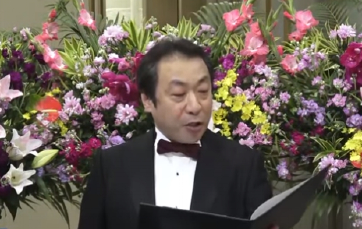 Акоа Сатаоши қазақтың әнұранын орындады