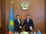 Шымкент әкімі қытайдың қазақстандағы елшісімен кездесті