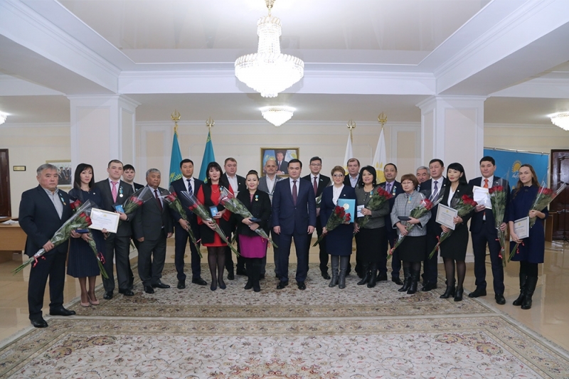 Қарағандыда Nur Otan партиясының мүшелері марапатталды