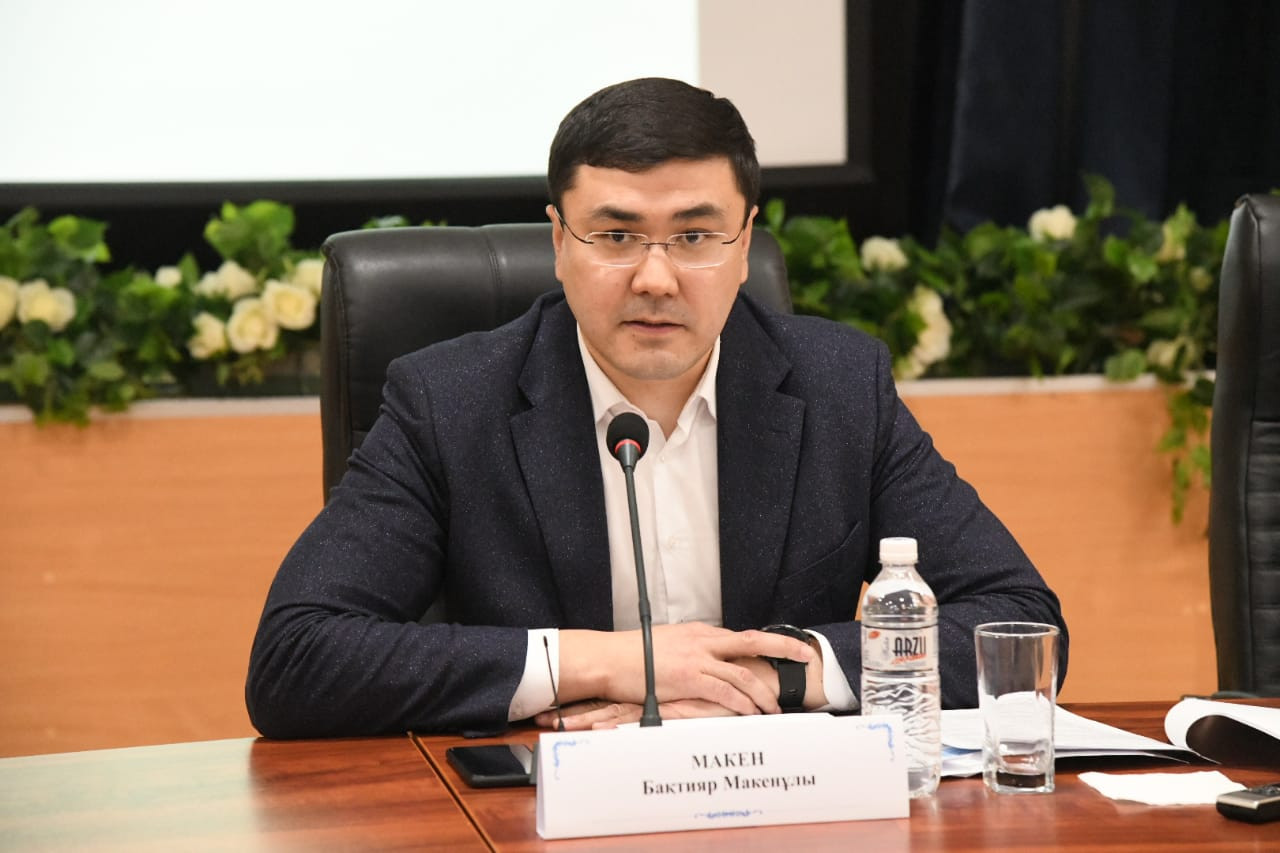 Б.Мәкен жемқорлыққа қатысты кездесу өткізді