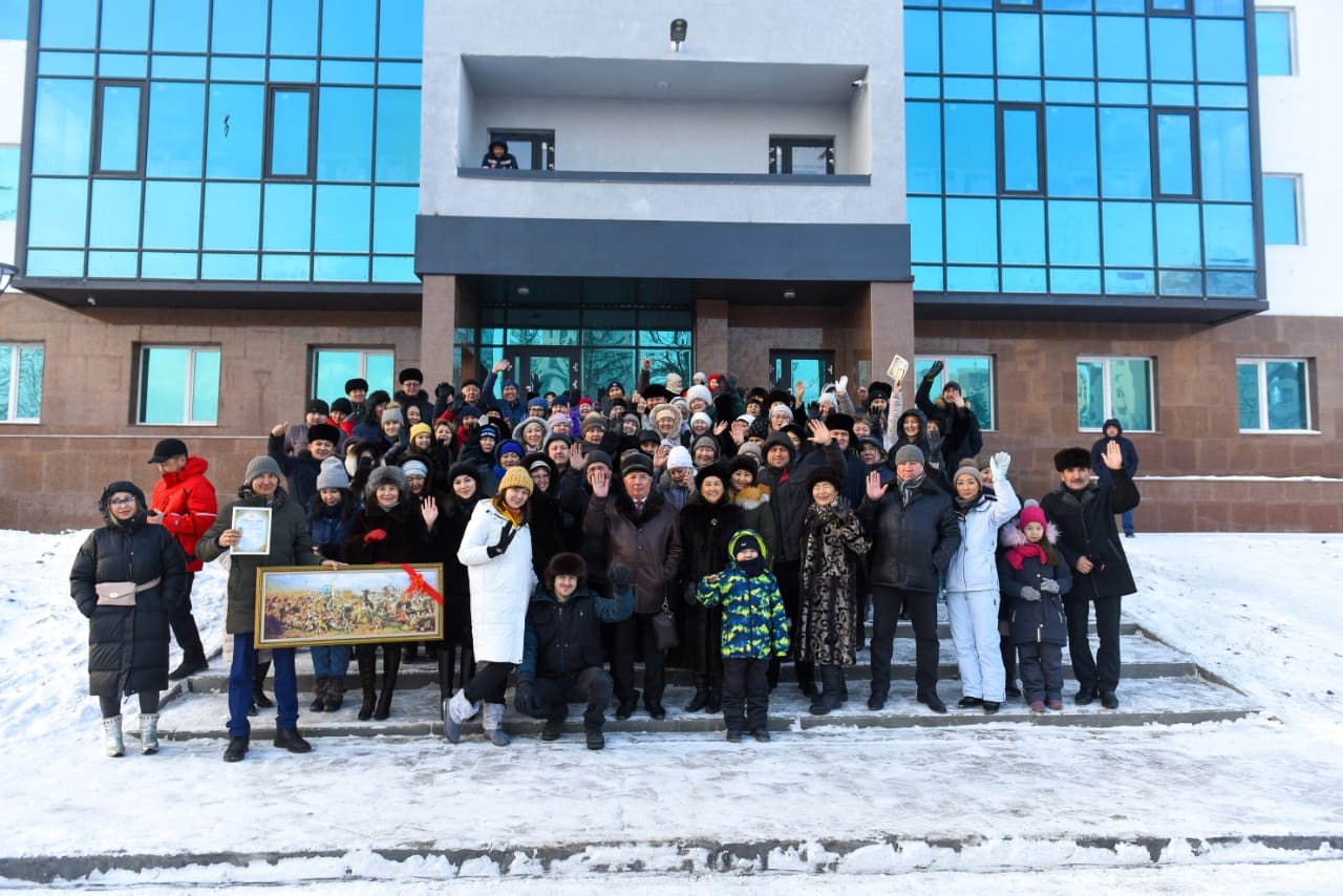 Көптен күткен тұрғын үй кешені берілді