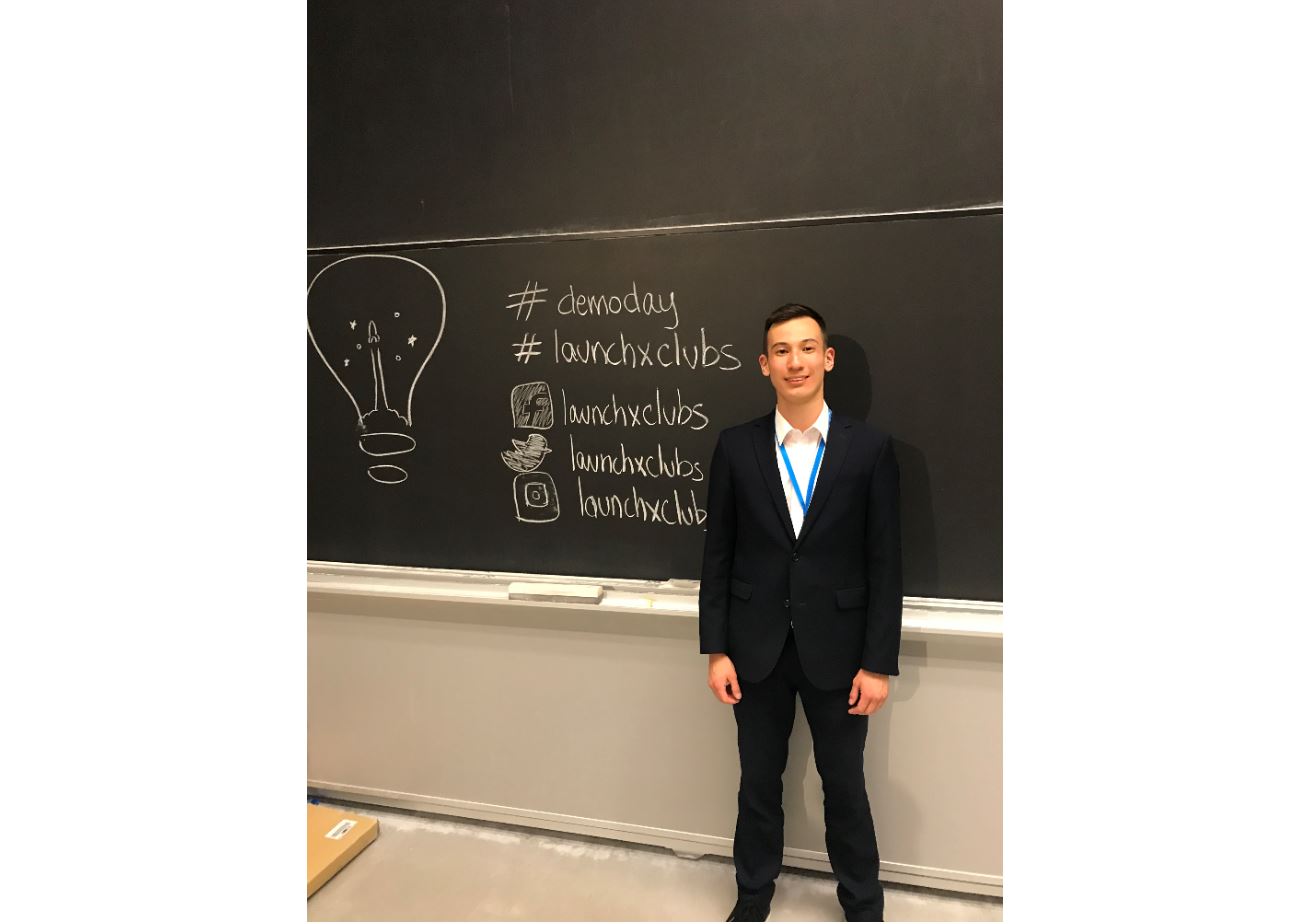 Цукерберг оқыған мектепте оқып жүр