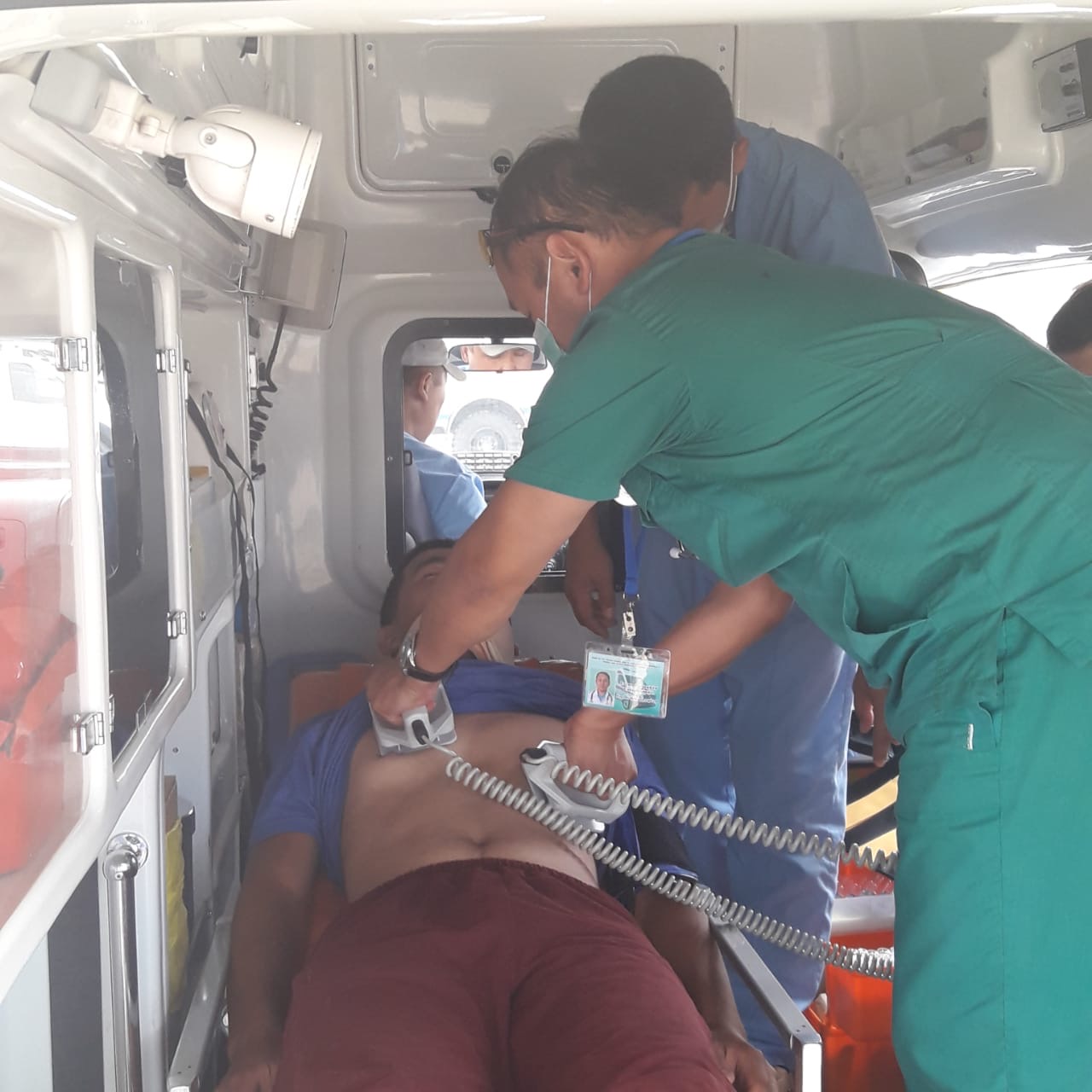 Ақтауда теңізден құтқарылған азаматты дәрігерлер аман алып қалды