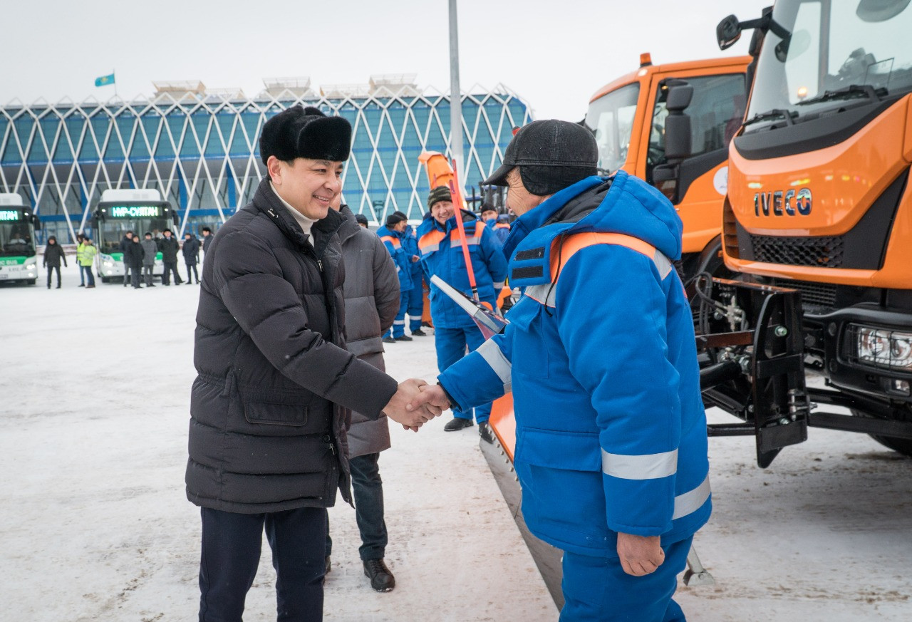Елордада коммуналдық қызметтер паркі жаңа арнайы техникамен толықты