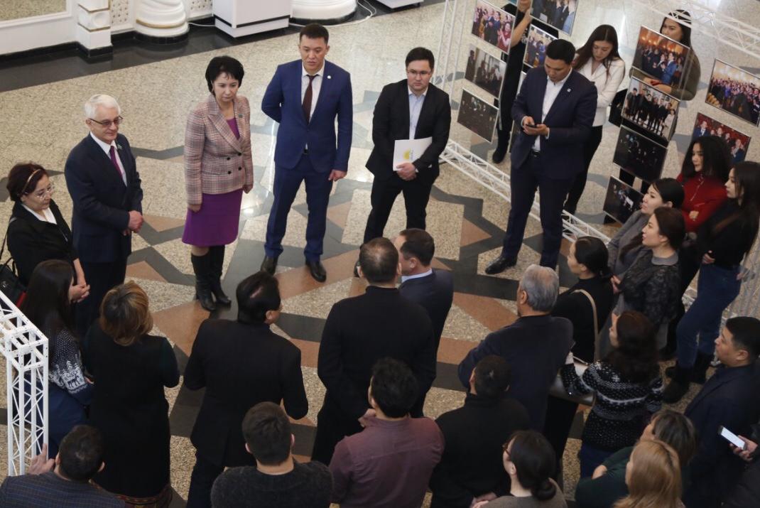 Депутаттар «Жастар» театрының ұжымымен мәдени мәселелер бойынша заңнамалық түзетулерді талқылады