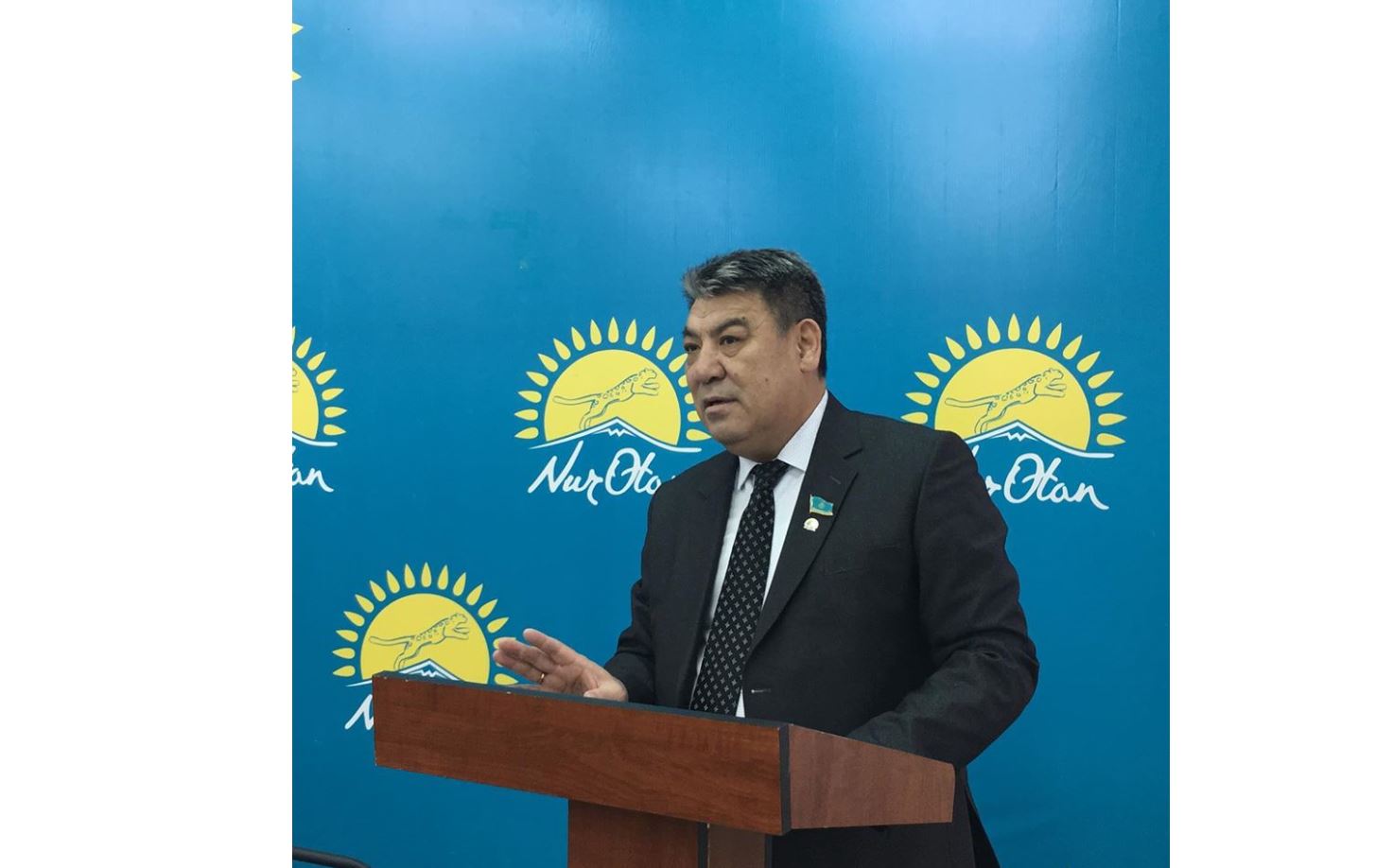 Мәжіліс депутаттары маңғыстаулықтармен кездесіп жатыр