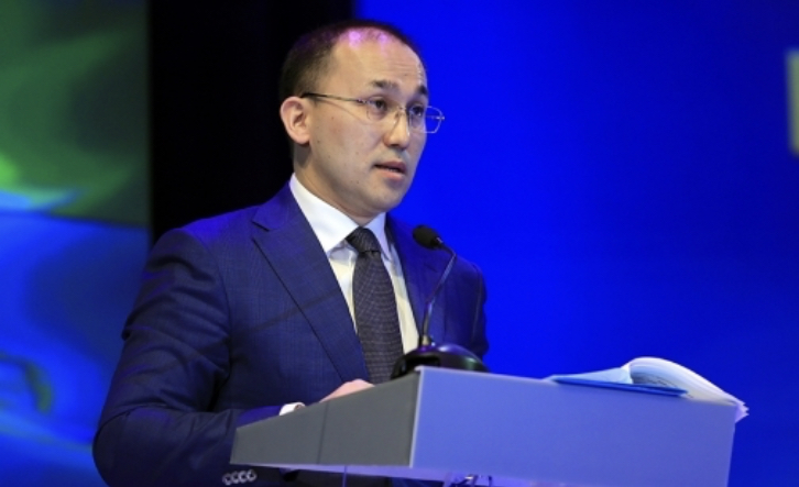 Дәурен Абаев Рождество мерекесімен құттықтады