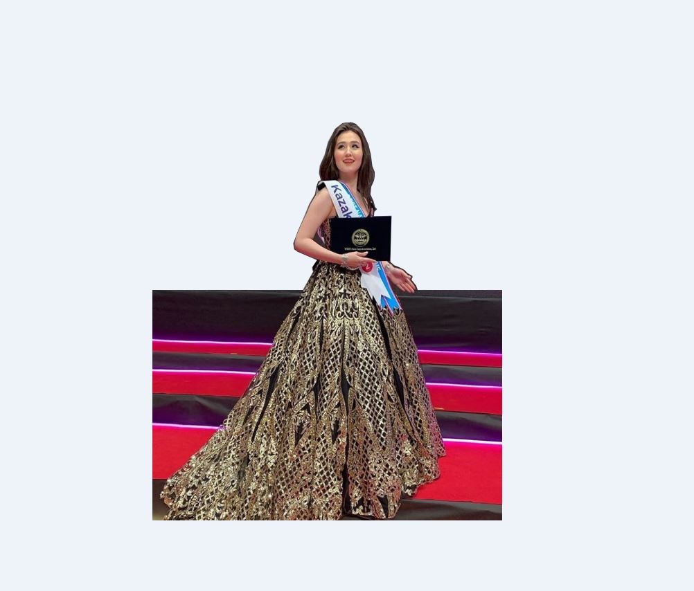 Кореяны көркімен тамсандырған ару