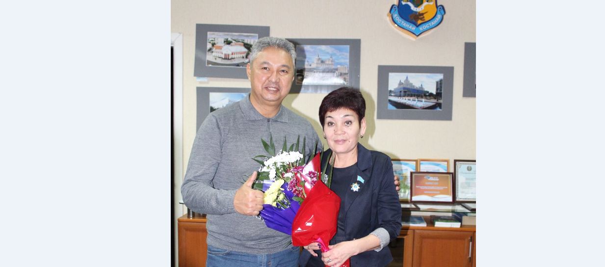 «Ақ жол» партиясының мәслихат депутаттары төсбелгімен марапатталды