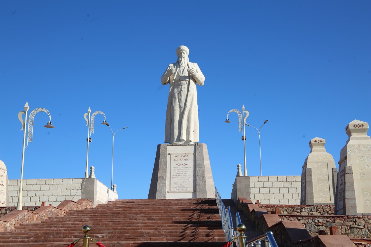 Еліміздегі ең үлкен ескерткіш