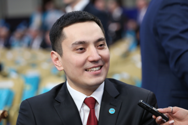 Халық қалаулылары Жамбыл жастарымен жүздесті