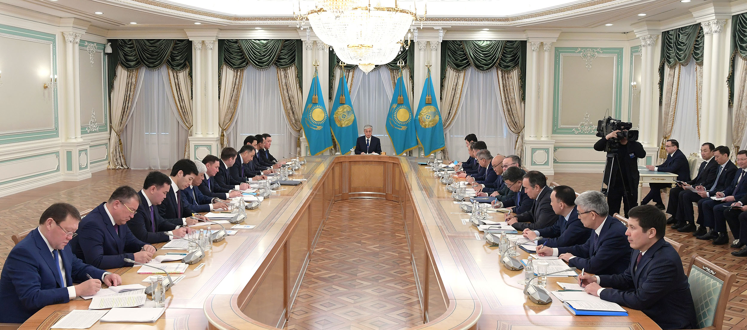 Президент әкімдермен кеңес өткізді